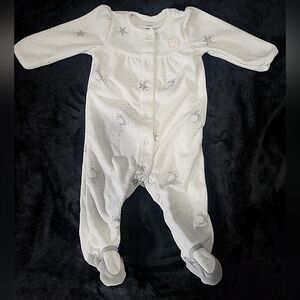 Carter's Just One You- Girls "Mommy's Little Angel" Button Up Sleeper - Size 6M